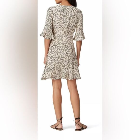 Cupcakes and Cashmere Floral Dress
Size 6 - Picture 3 of 5